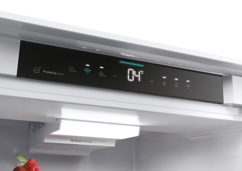 Candy CML5518EVWL egyajtós beépíthető hűtőszekrény E energia, 315 liter kapacitás 