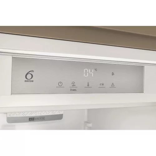 Whirlpool WHSD18A033C2 P Beépíthető egyajtós hűtőszekrény, 306 l hűtőtér, D energiaosztály,  prémium belső 6. Érzék, 30 dBA, 177x54x54.5 cm